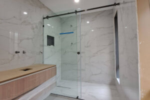 Sliding Shower Screens image 3